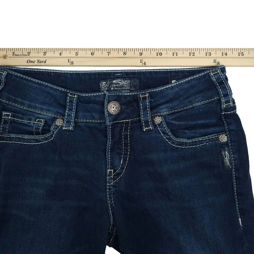 Silver Suki Mid Capri Jeans Size 29 x 22 Dark Wash Mid Rise Stretch Denim Pants